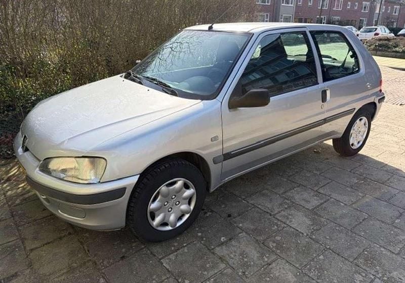 Occasion Peugeot 106 60 PK (44 kW) 2003 Grijs Hatchback