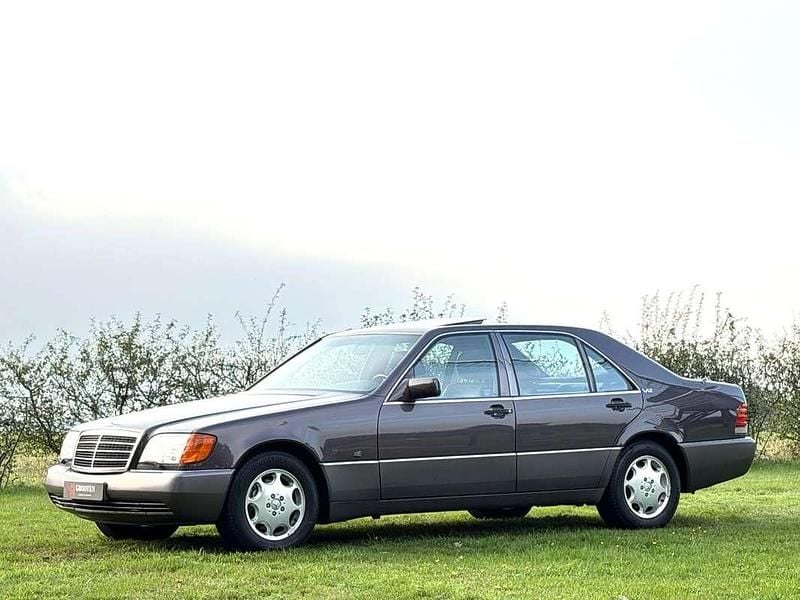 Paars Gebruikt 1992 Mercedes S600 Sedan | € 38.950 - Afbeelding 1/4