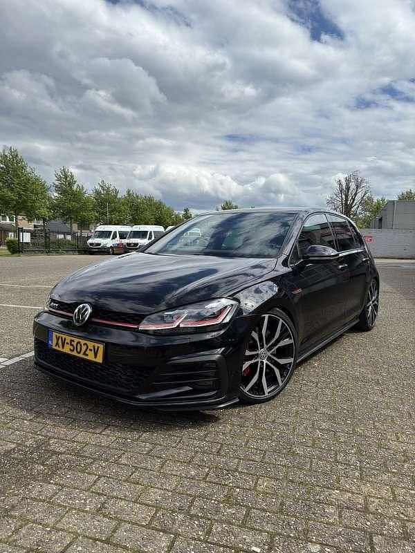 Occasion 2017 VW Golf GTI Sedan | € 21.000 - Afbeelding 1/4