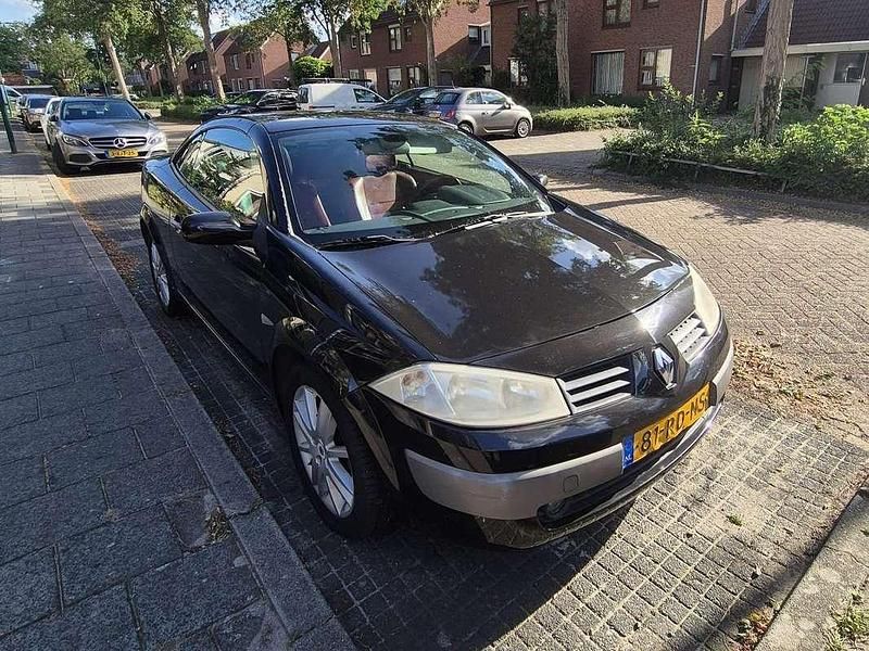 Zwart Gebruikt 2005 Renault Mégane Cabriolet Luxe Cabriolet | € 2.000 (Eerlijke prijs) - Afbeelding 1/4