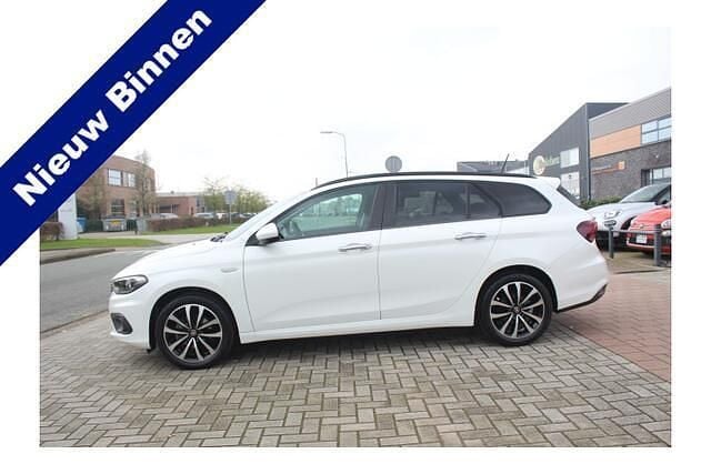Wit Occasion 2020 Fiat Tipo Lounge Stationwagen | € 15.950 (Iets duurder) - Afbeelding 1/1