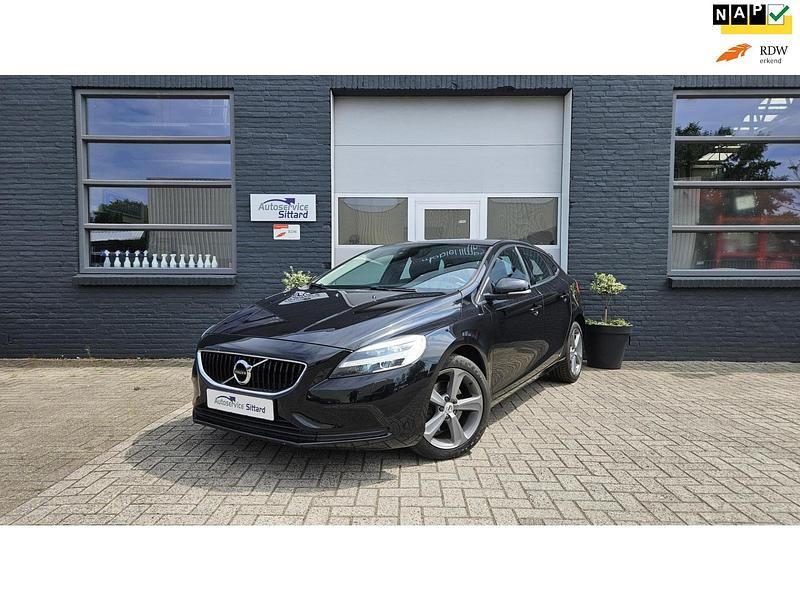 Zwart Gebruikt 2017 Volvo V40 Stationwagen | € 14.950 (Goede deal) - Afbeelding 1/4