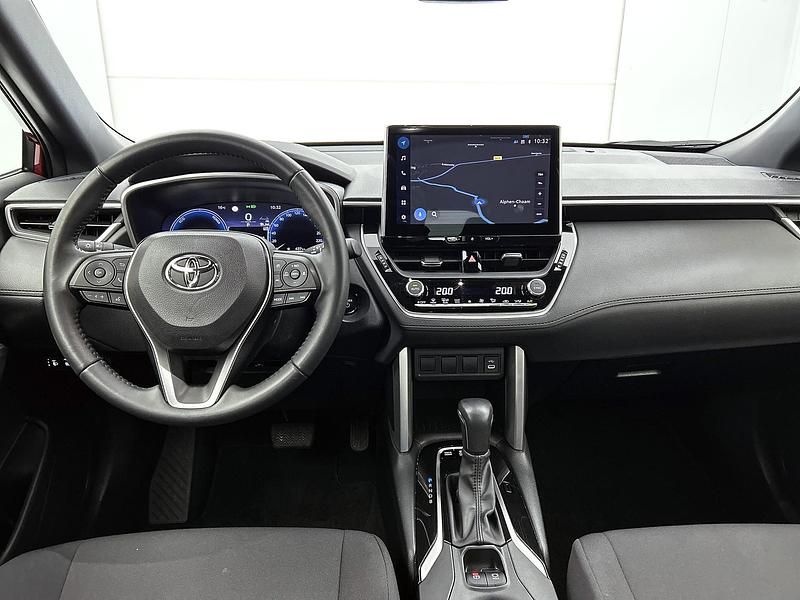 Occasion Toyota Corolla Cross Active 140 PK (102 kW) 2024 Rood metallic SUV