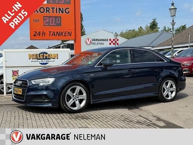 Blauw Gebruikt 2017 Audi A3 Sport Sedan | € 18.444 (Duur) - Afbeelding 1/4