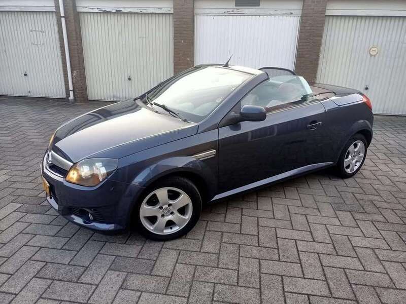 Zilver Gebruikt 2005 Opel Tigra Sport Cabriolet | € 1.600 (Goede deal) - Afbeelding 1/4