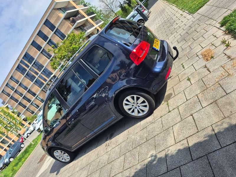 Blauw Gebruikt 2012 VW Touran Highline MPV | € 8.850 (Eerlijke prijs) - Afbeelding 1/4