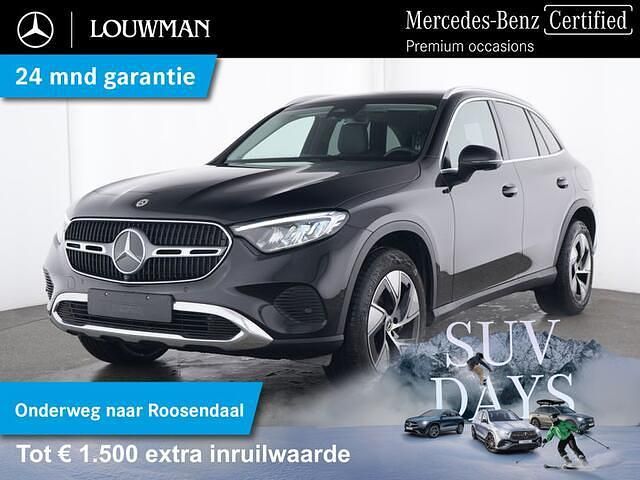 Donker obsidiaanzwart metallic Gebruikt 2024 Mercedes GLC300 SUV | € 60.945 (Super prijs) - Afbeelding 1/4