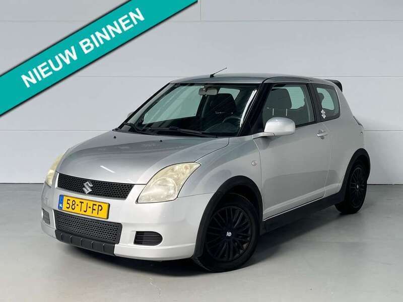 Grijs Gebruikt 2006 Suzuki Swift GLS Hatchback | € 2.450 (Eerlijke prijs) - Afbeelding 1/4