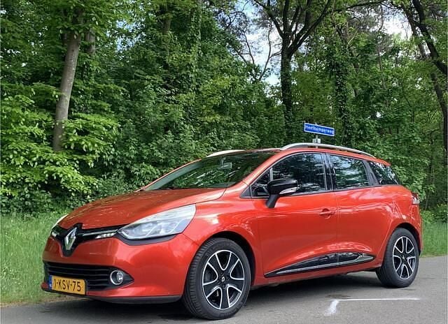 Rood Gebruikt 2013 Renault Clio GrandTour Dynamique Stationwagen | € 3.450 (Eerlijke prijs) - Afbeelding 1/4