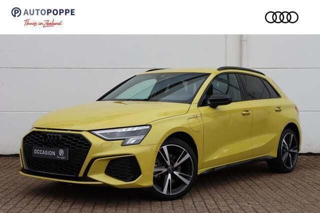Geel Gebruikt 2024 Audi A3 Sportback Basis Hatchback | € 36.750 (Eerlijke prijs) - Afbeelding 1/4