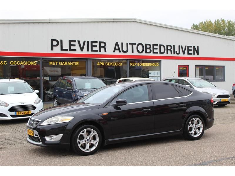 Zwart Gebruikt 2009 Ford Mondeo Platinum Hatchback | € 2.450 (Iets duurder) - Afbeelding 1/4
