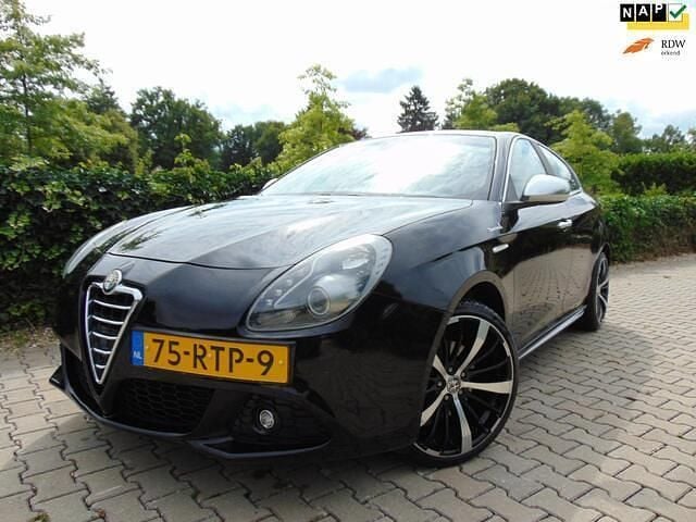 Zwart Gebruikt 2011 Alfa Romeo Giulietta Distinctive Hatchback | € 4.950 (Eerlijke prijs) - Afbeelding 1/4