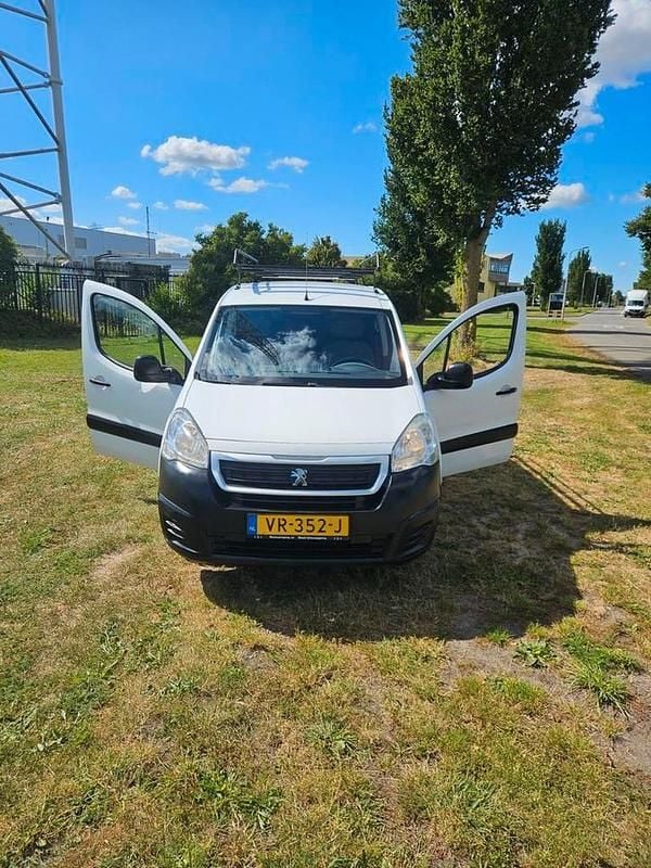 Gebruikt 2015 Peugeot Partner MPV | € 6.000 (Eerlijke prijs) - Afbeelding 1/4