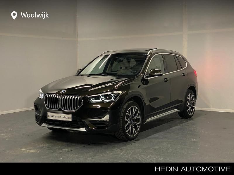 Bruin Occasion 2020 BMW X1 Comfort Edition SUV | € 30.880 (Iets duurder) - Afbeelding 1/4