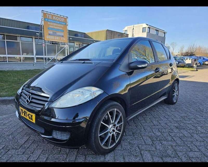 Zwart Gebruikt 2005 Mercedes 170 Classic Stationwagen | € 1.750 - Afbeelding 1/4