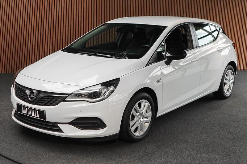 Wit Gebruikt 2022 Opel Astra Hatchback | € 16.950 (Goede deal) - Afbeelding 1/4