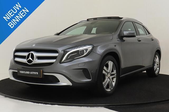 Grijs Gebruikt 2016 Mercedes GLA200 Ambition SUV | € 16.890 (Eerlijke prijs) - Afbeelding 1/4