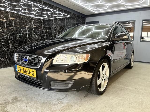 Zwart Gebruikt 2011 Volvo V50 Summum Stationwagen | € 4.950 (Iets duurder) - Afbeelding 1/4
