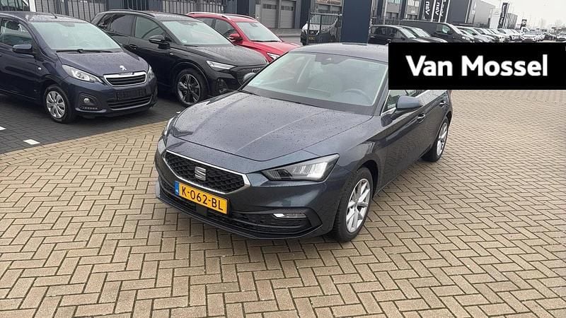 Grijs Gebruikt 2020 Seat Leon Style Hatchback | € 17.900 (Iets duurder) - Afbeelding 1/1