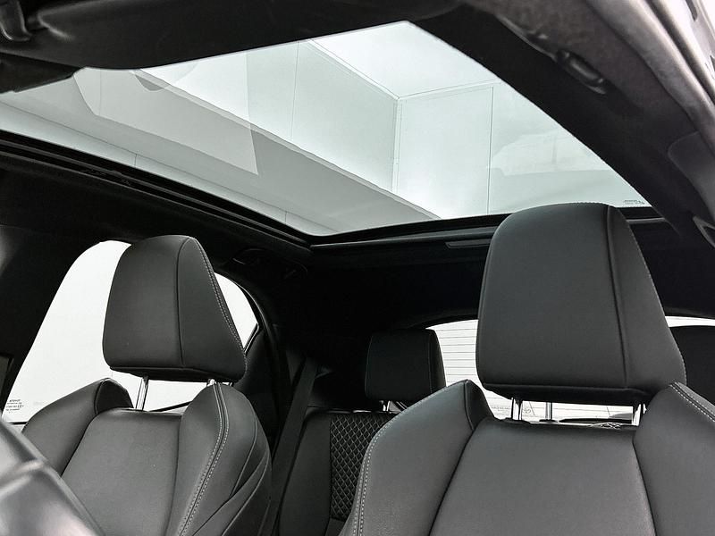 Occasion Toyota Yaris Hybrid Executive 116 PK (85 kW) 2021 Grijs Hatchback