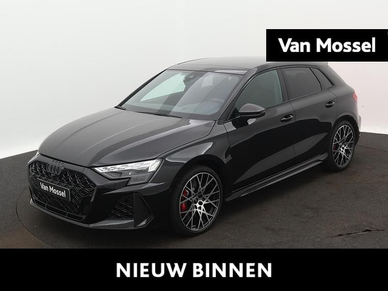 Zwart Gebruikt 2024 Audi RS3 S-Line Sedan | € 112.950 - Afbeelding 1/4