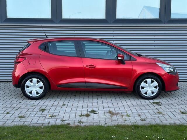 Occasion Renault Clio GrandTour Collection 73 PK (53 kW) 2013 Rood Stationwagen