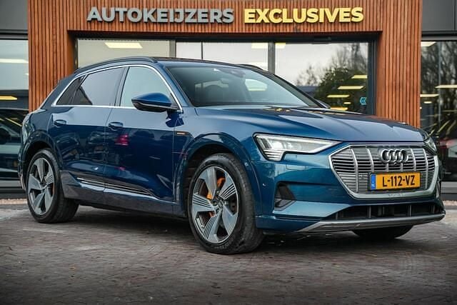 Blauw Gebruikt 2018 Audi e-tron Advanced SUV | € 21.900 (Goede deal) - Afbeelding 1/4