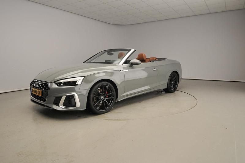 Grijs Gebruikt 2020 Audi A5 Cabriolet Sport Cabriolet | € 38.900 (Eerlijke prijs) - Afbeelding 1/4