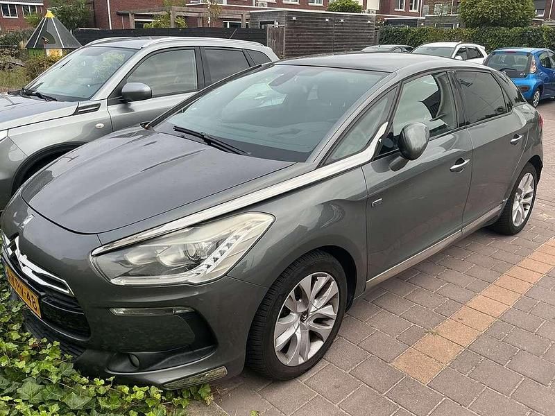Grijs Gebruikt 2013 Citroën DS5 Hatchback | € 6.500 (Eerlijke prijs) - Afbeelding 1/4