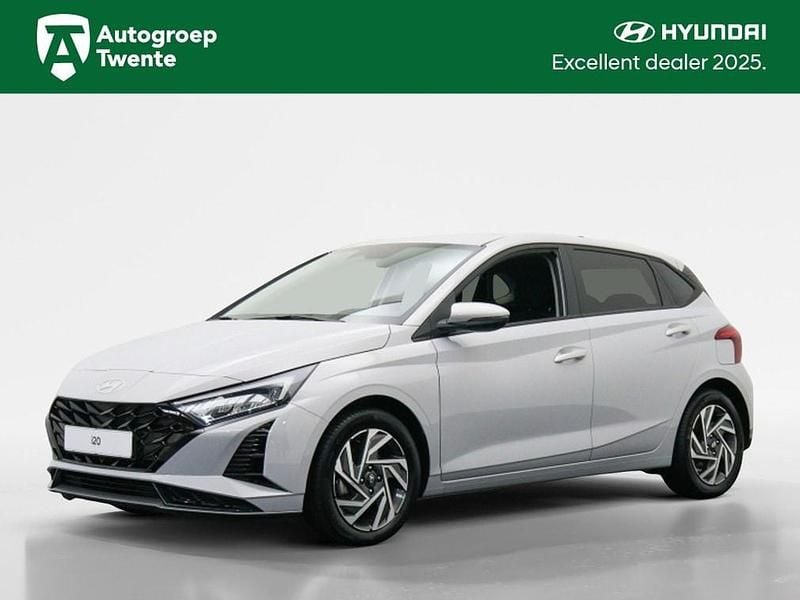 Lumen grey (grijs metallic) Gebruikt 2024 Hyundai i20 Comfort Hatchback | € 18.900 (Goede deal) - Afbeelding 1/3