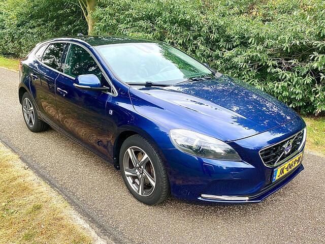 Occasion Volvo V40 Ocean Race 122 PK (89 kW) 2016 Blauw, metallic lak Stationwagen