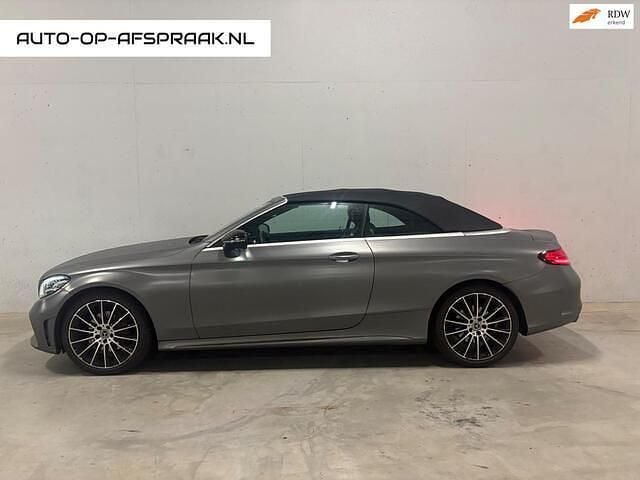 Grijs Gebruikt 2019 Mercedes C180 AMG Cabriolet | € 32.111 (Iets duurder) - Afbeelding 1/4