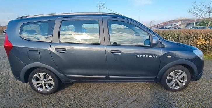 Gebruikt 2015 Dacia Lodgy Stepway MPV | € 6.950 (Eerlijke prijs) - Afbeelding 1/4