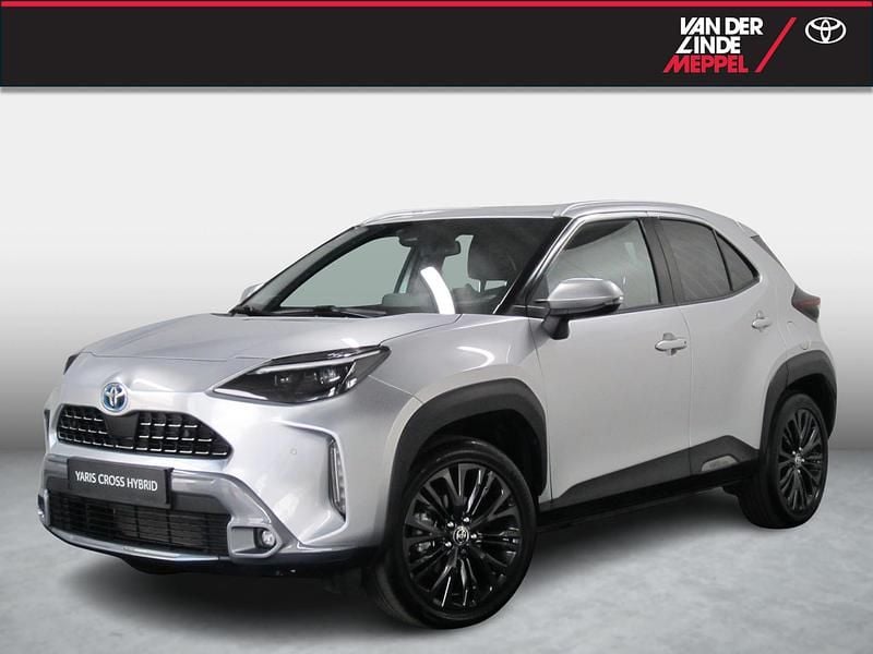 Grijs Gebruikt 2022 Toyota Yaris Cross SUV | € 28.950 (Eerlijke prijs) - Afbeelding 1/4