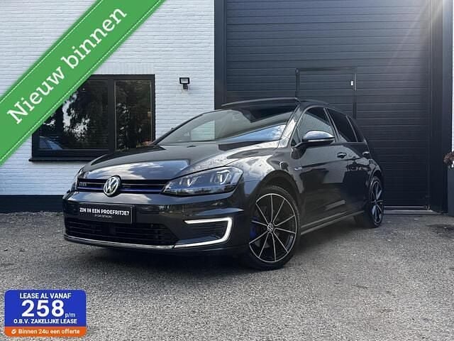 Zwart Gebruikt 2015 VW Golf VII GTE Hatchback | € 14.750 (Iets duurder) - Afbeelding 1/4