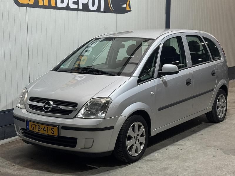 Grijs Occasion 2004 Opel Meriva MPV | € 1.998 (Iets duurder) - Afbeelding 1/4