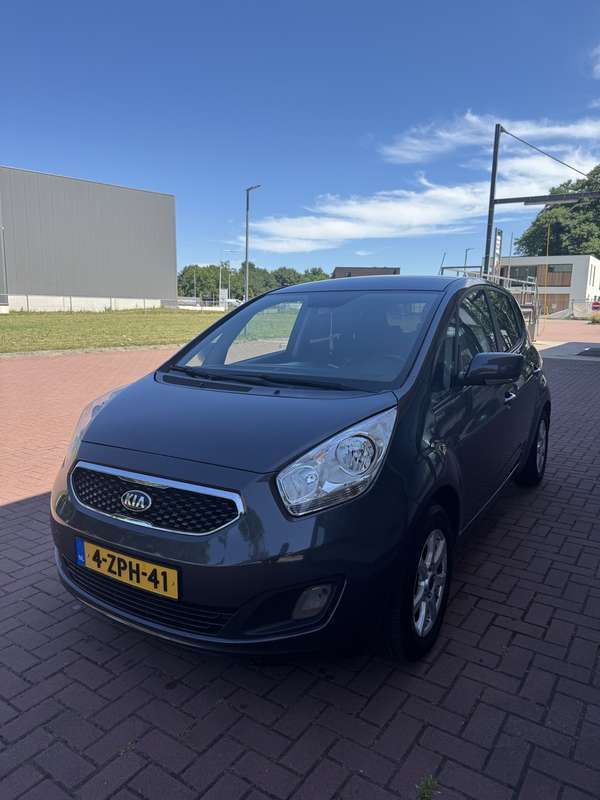 Grijs Gebruikt 2015 Kia Venga Hatchback | € 5.000 (Super prijs) - Afbeelding 1/4