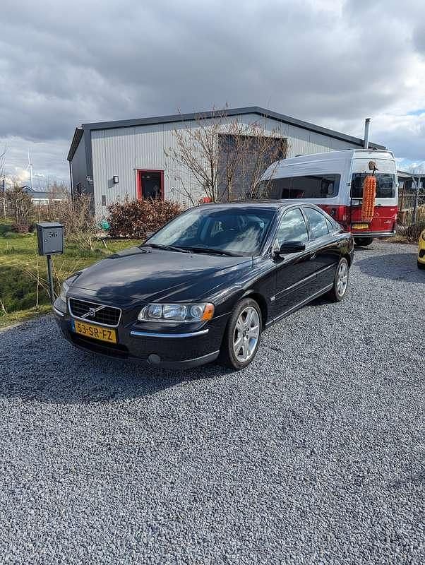 Zwart Gebruikt 2006 Volvo S60 Sedan | € 2.700 (Goede deal) - Afbeelding 1/4