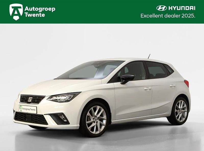Wit Gebruikt 2024 Seat Ibiza FR Hatchback | € 21.445 (Eerlijke prijs) - Afbeelding 1/4