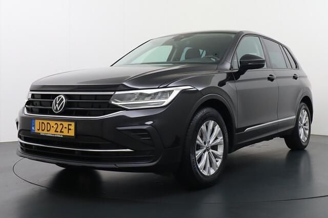 Zwart Occasion 2022 VW Tiguan Business SUV | € 26.999 (Eerlijke prijs) - Afbeelding 1/4