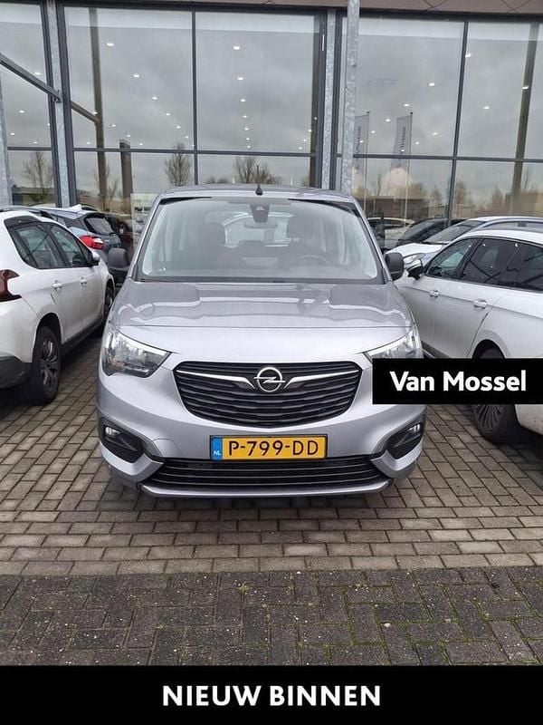 Grijs Gebruikt 2022 Opel Combo-e Life Edition Van | € 19.940 (Goede deal) - Afbeelding 1/2