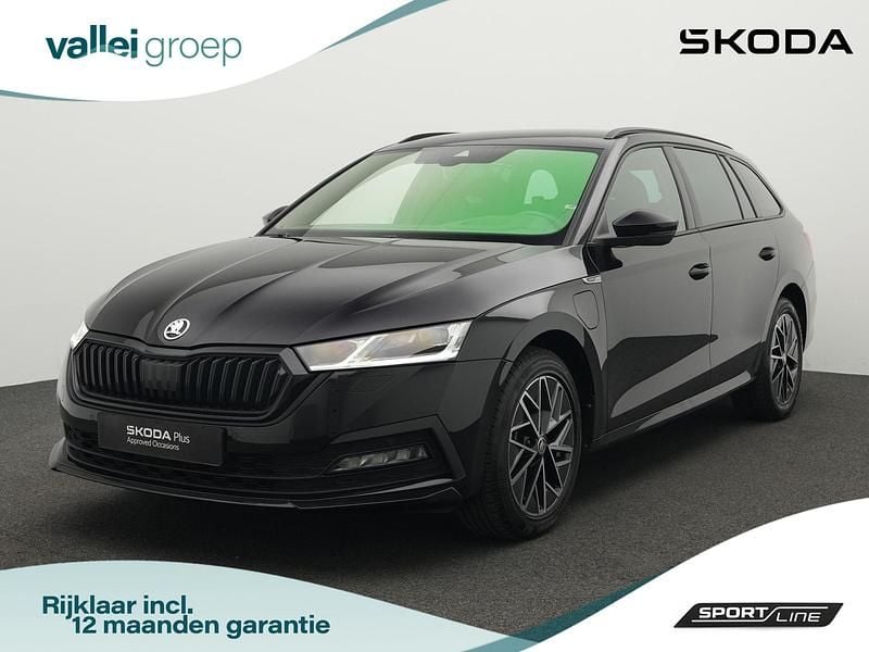 Zwart Gebruikt 2022 Skoda Octavia SportLine Stationwagen | € 31.900 (Eerlijke prijs) - Afbeelding 1/4