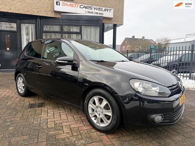 Zwart Gebruikt 2009 VW Golf VI Hatchback | € 4.750 (Eerlijke prijs) - Afbeelding 1/4