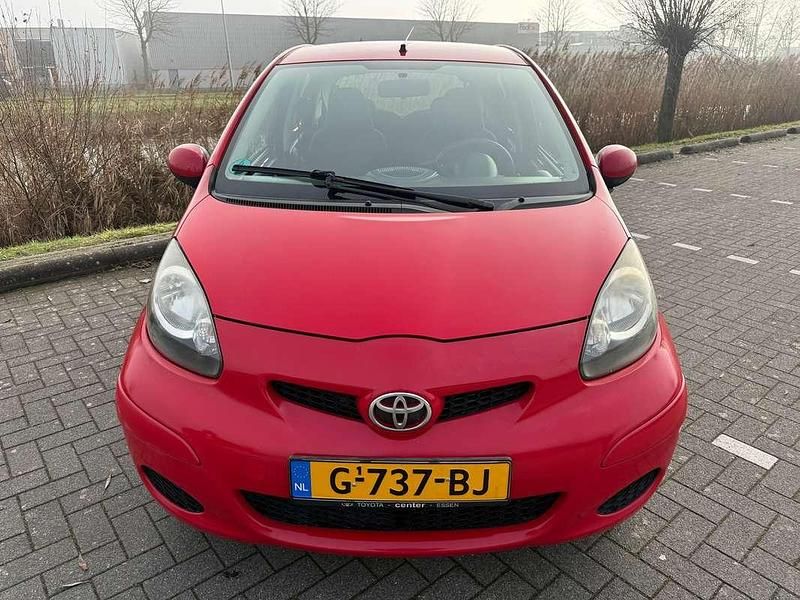 Occasion Toyota Aygo Comfort 68 PK (50 kW) 2010 Rood Hatchback