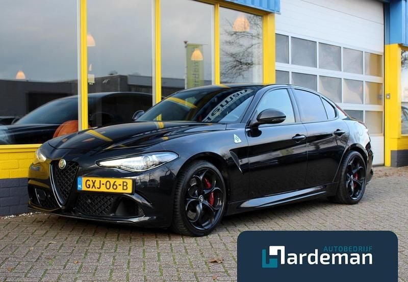 Zwart Gebruikt 2021 Alfa Romeo Giulia Quadrifoglio Sedan | € 69.900 (Iets duurder) - Afbeelding 1/4