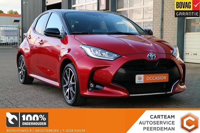 Rood Gebruikt 2022 Toyota Yaris Executive Hatchback | € 21.995 (Goede deal) - Afbeelding 1/4