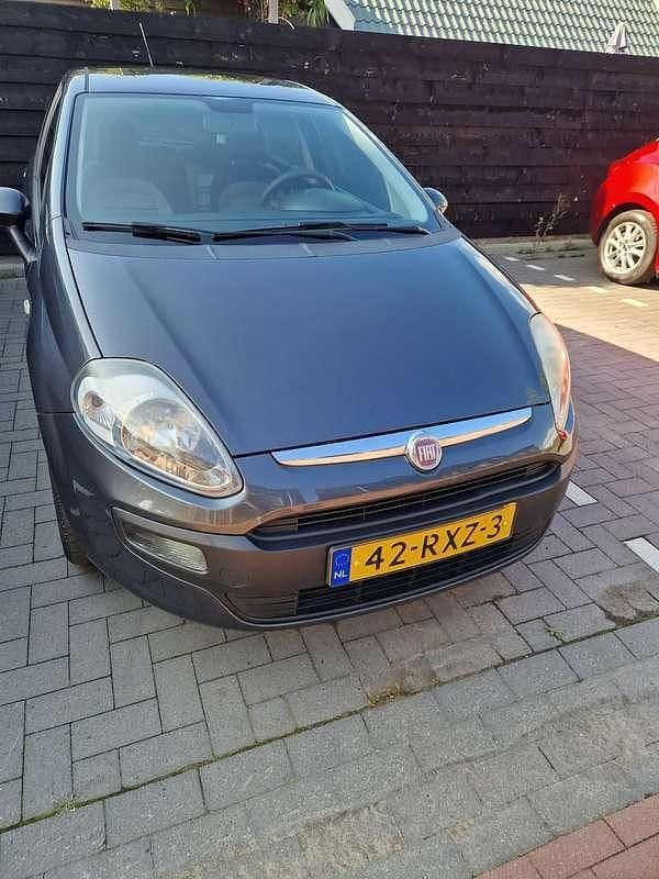 Grijs Gebruikt 2011 Fiat Punto Evo Dynamic Hatchback | € 1.300 (Super prijs) - Afbeelding 1/4