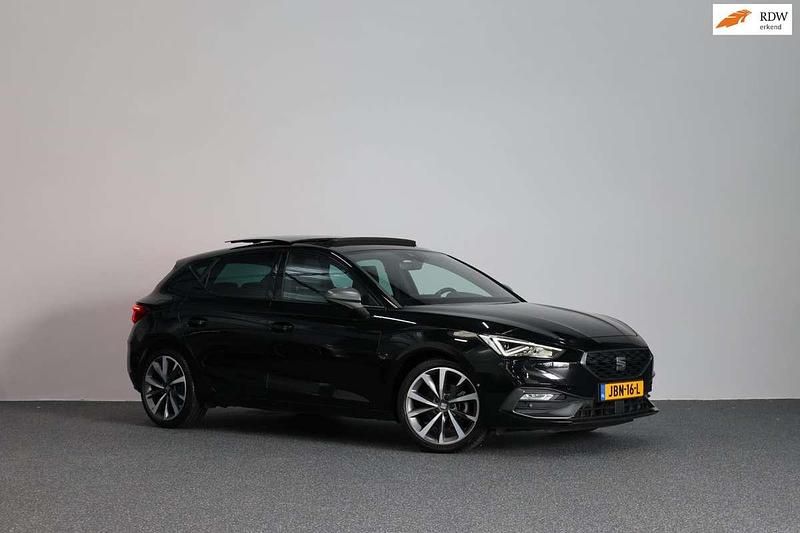 Zwart Gebruikt 2021 Seat Leon FR Hatchback | € 21.495 (Eerlijke prijs) - Afbeelding 1/4