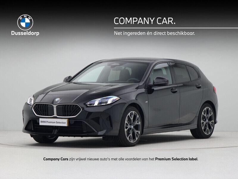 Zwart Nieuw 2025 BMW 120 Comfort Edition Hatchback | € 49.650 (Iets duurder) - Afbeelding 1/4