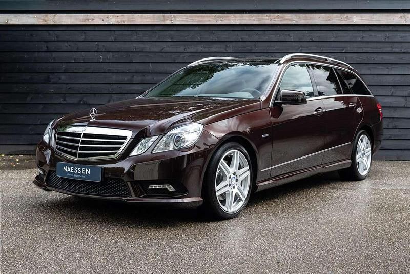 Bruin Occasion 2010 Mercedes E350 AMG Stationwagen | € 27.950 (Duur) - Afbeelding 1/4